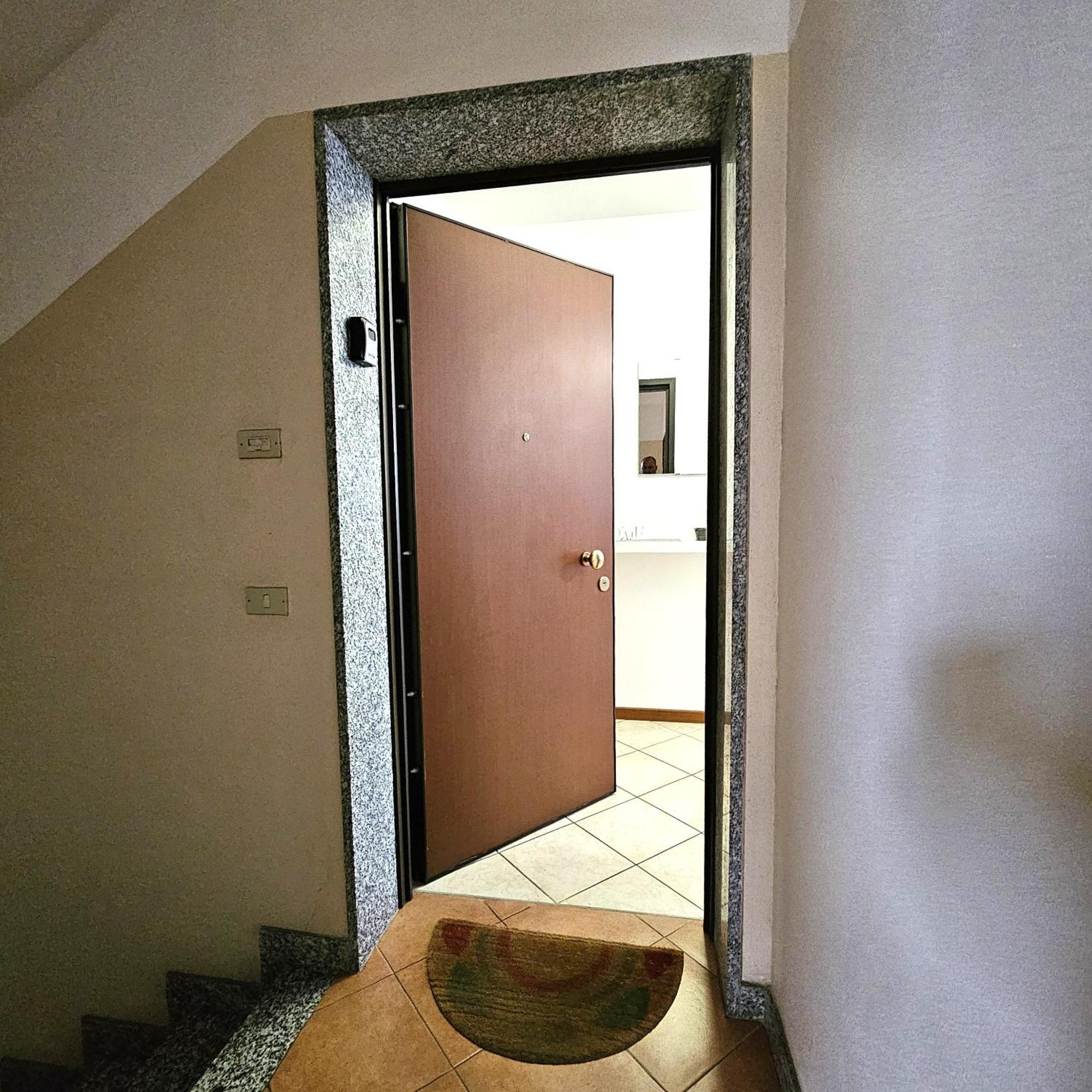 Appartamento Moderno Γκαλλαράτε Εξωτερικό φωτογραφία